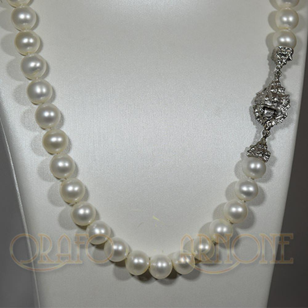 Collana perle acqua dolce mm 8.5 / 9.0 con chiusura argento